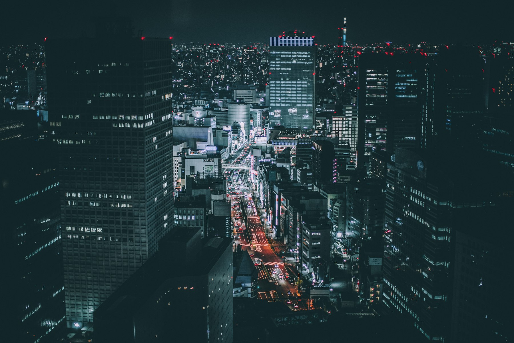Creative direction and visual communication — cinematic urban illumination